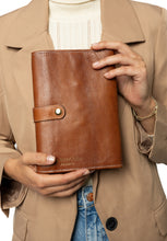 Last inn bildet i Galleri-visningsprogrammet, Project 7- Walnut/Gold