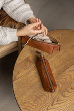 Last inn bildet i Galleri-visningsprogrammet, Project 11- Walnut/Gold