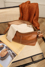 Last inn bildet i Galleri-visningsprogrammet, Project 13- Walnut/Gold