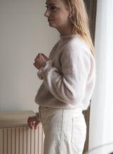 Last inn bildet i Galleri-visningsprogrammet, Blonde genser