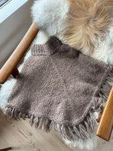 Last inn bildet i Galleri-visningsprogrammet, Poppy Poncho