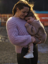 Last inn bildet i Galleri-visningsprogrammet, Hassel genser