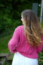 Last inn bildet i Galleri-visningsprogrammet, Lun flettegenser
