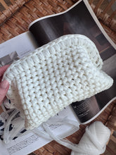 Last inn bildet i Galleri-visningsprogrammet, Classic Clutch
