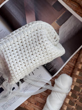 Last inn bildet i Galleri-visningsprogrammet, Classic Clutch
